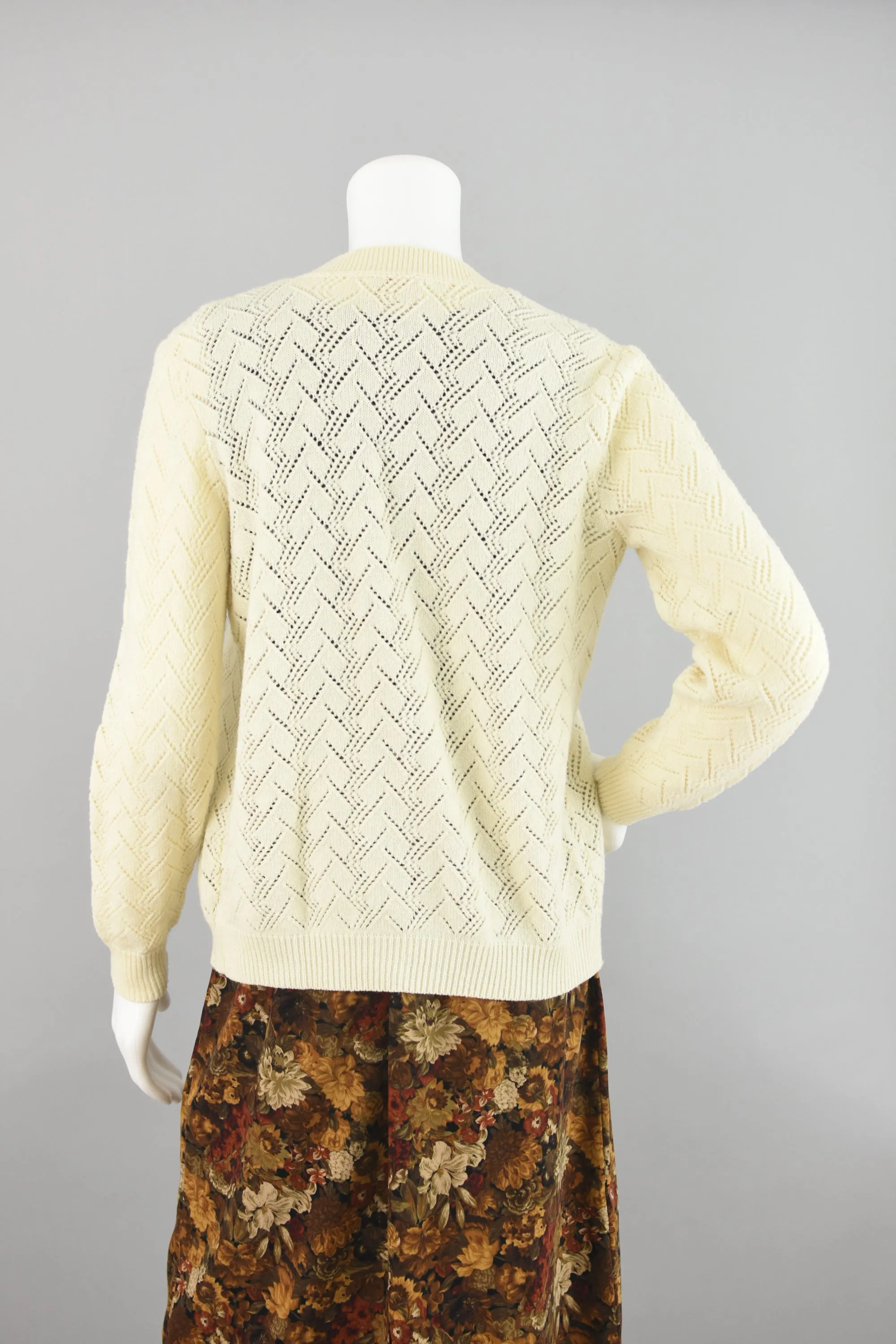 70s Eyelet Crochet Knit Cardigan Women's Small