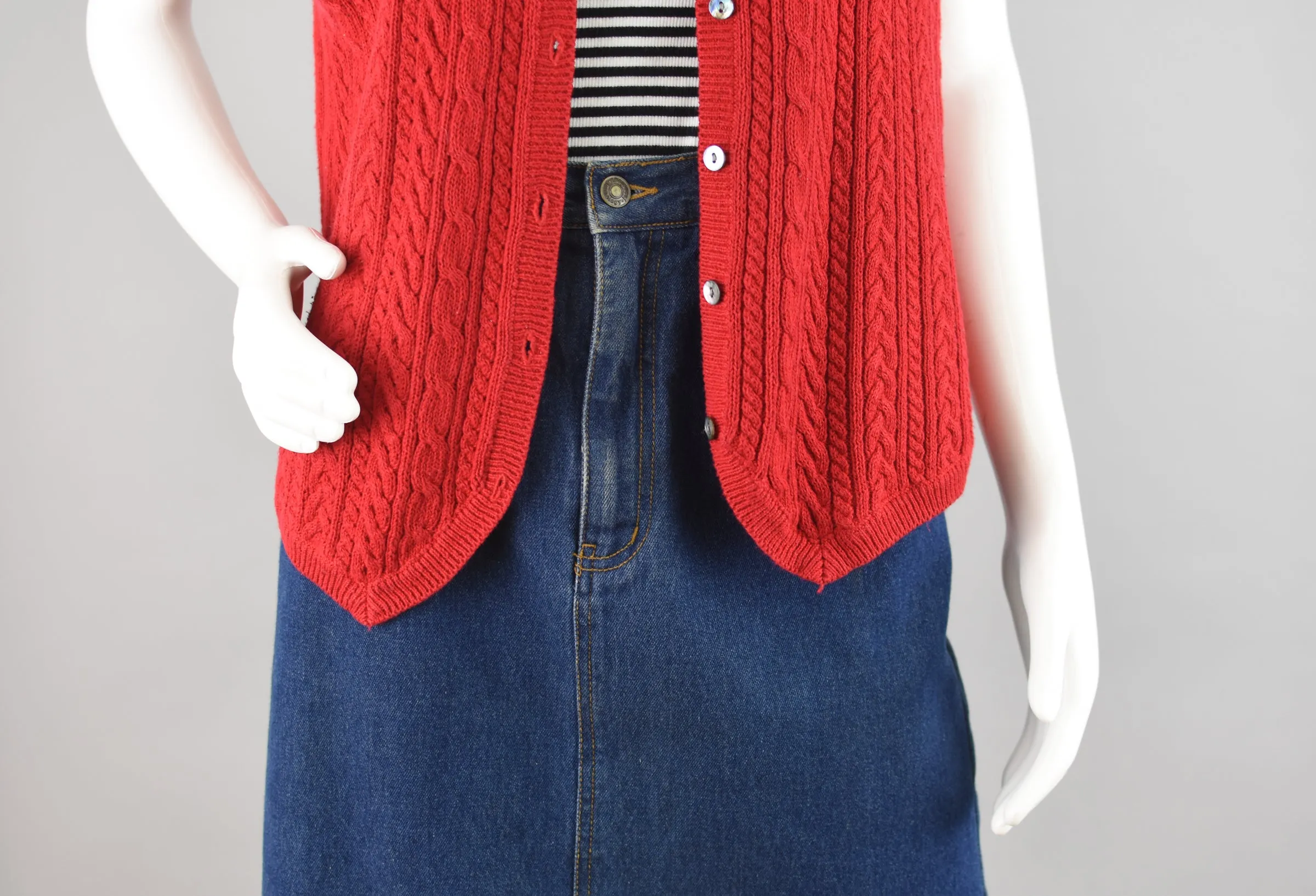 90s Red Cable Knit Sweater Vest, Women's Medium