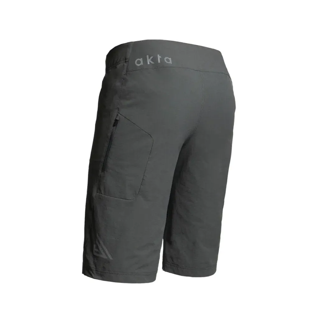 Akta trail short almost black