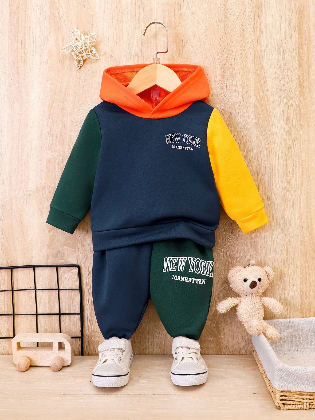 Baby Boy Letter Graphic Colorblock Hoodie & Sweatpants