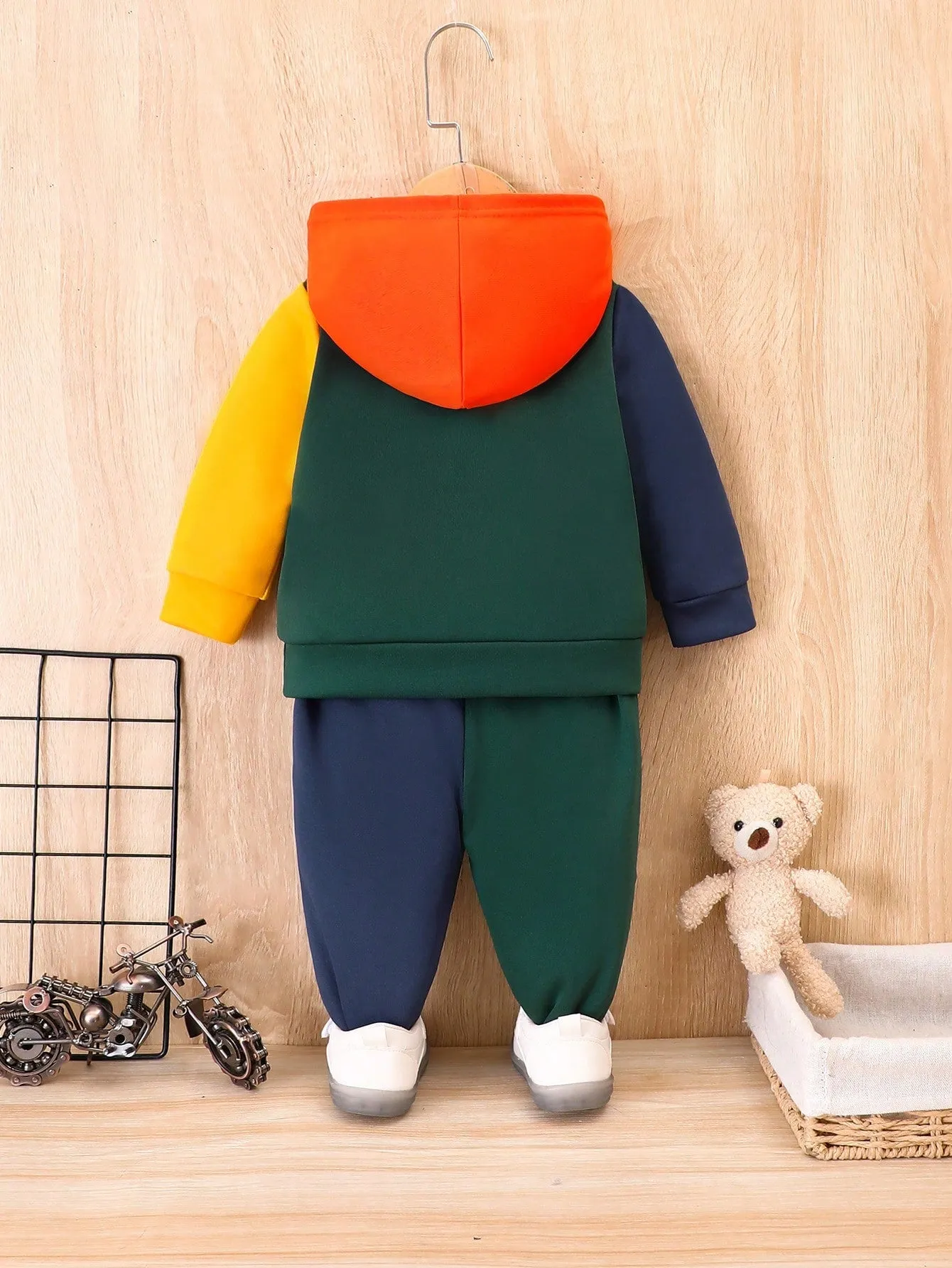 Baby Boy Letter Graphic Colorblock Hoodie & Sweatpants