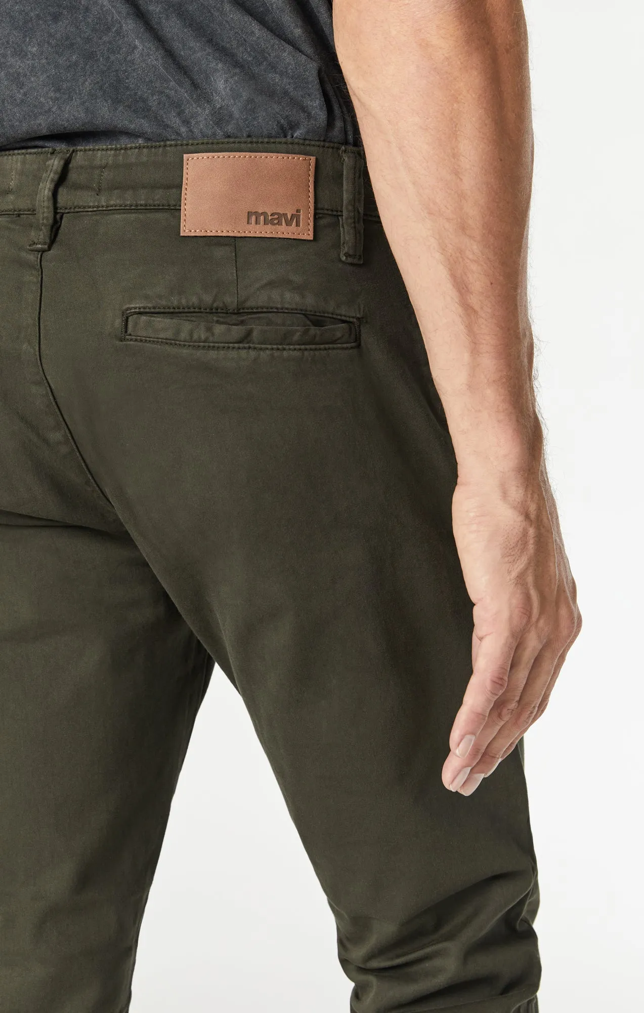 JOHNNY SLIM LEG CHINO PANTS IN DARK GREEN TWILL