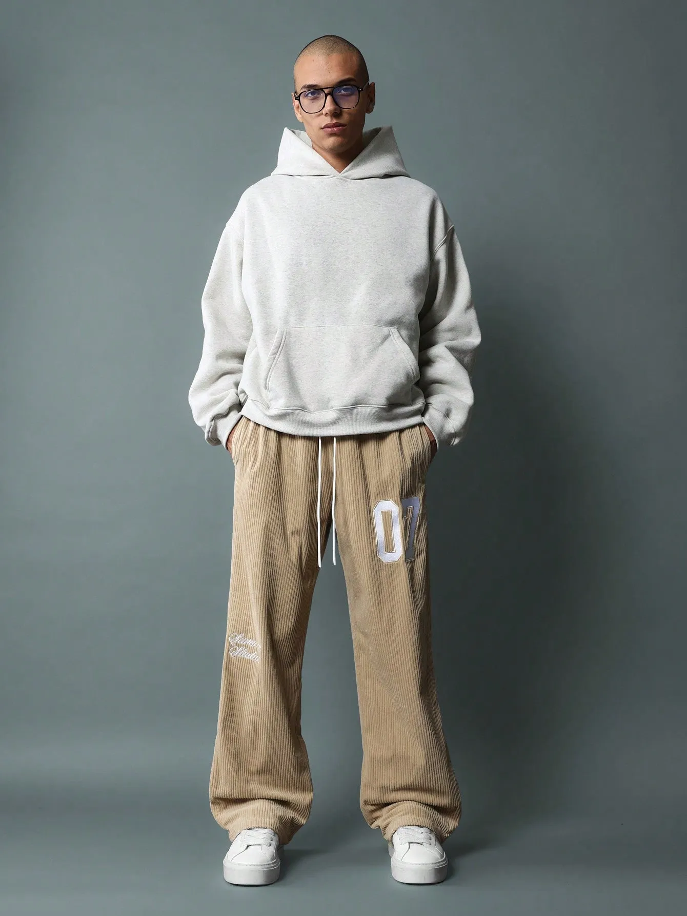 Skater Fit Loose Texture Sweatpants With Embroidery & Applique Pattern & Drawstrings