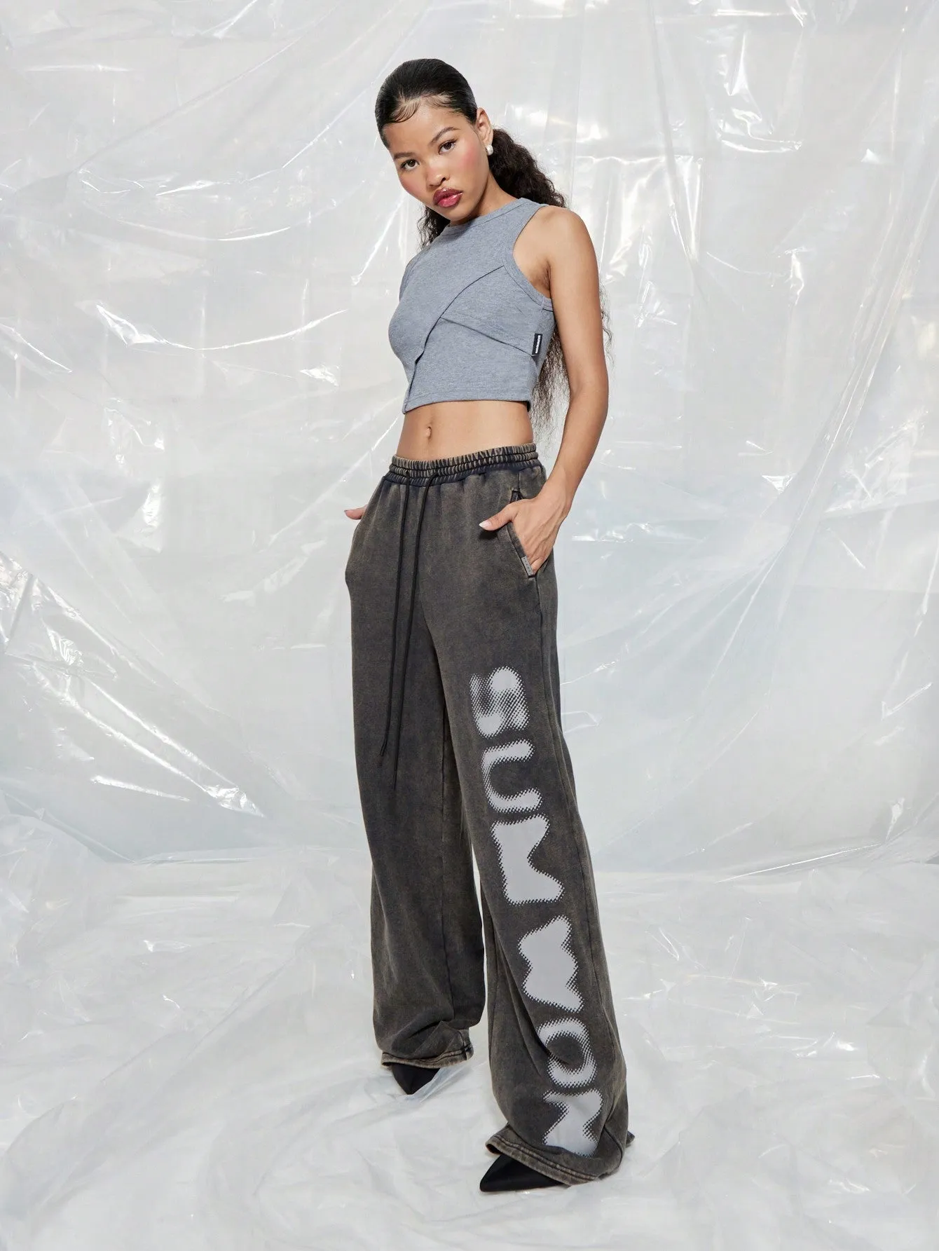 SUMWON WOMEN Wide Leg Washed Sweatpants With Graphic Print