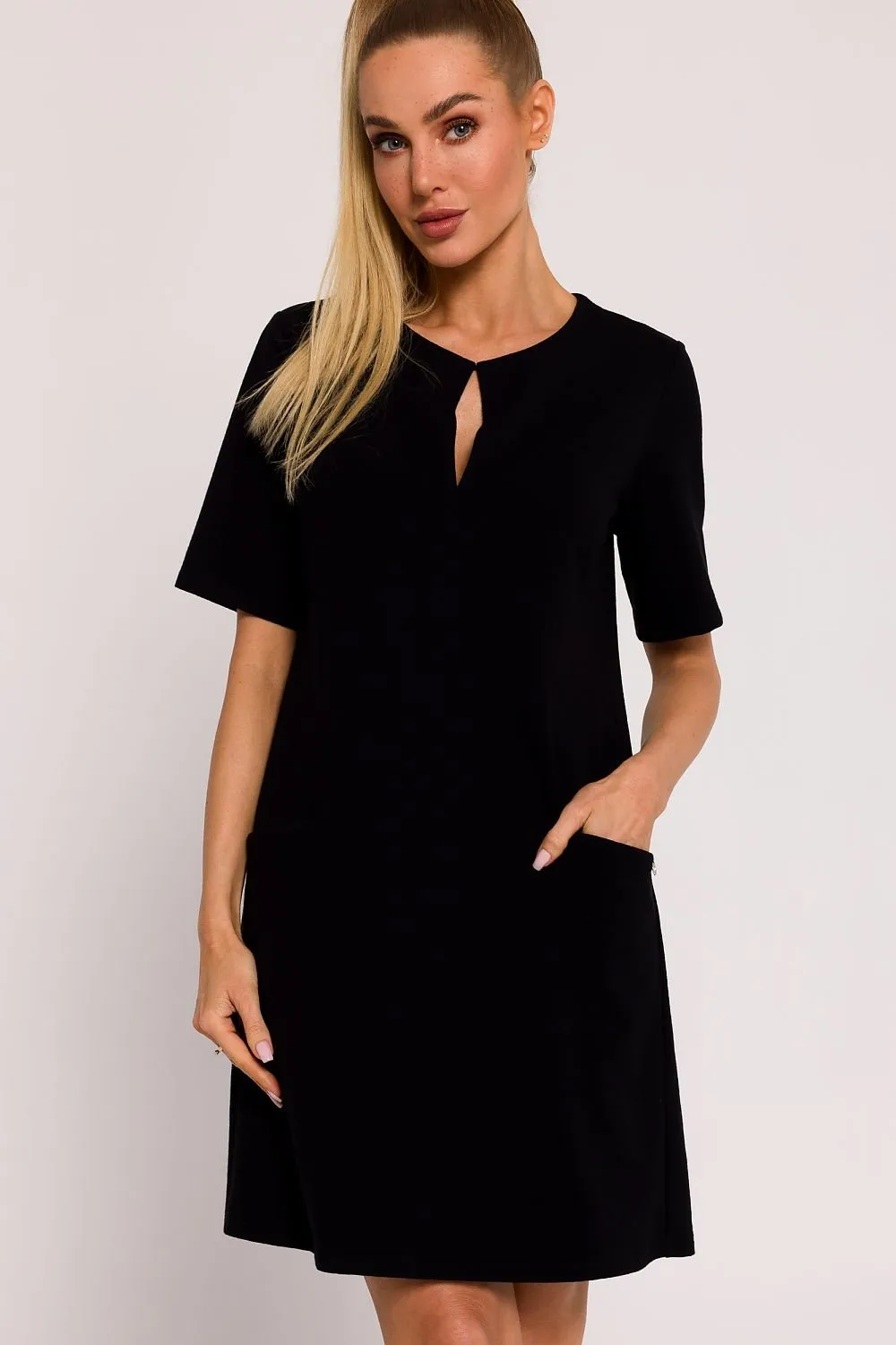 TEEK - Classic Solid Pocketed Shift Dress